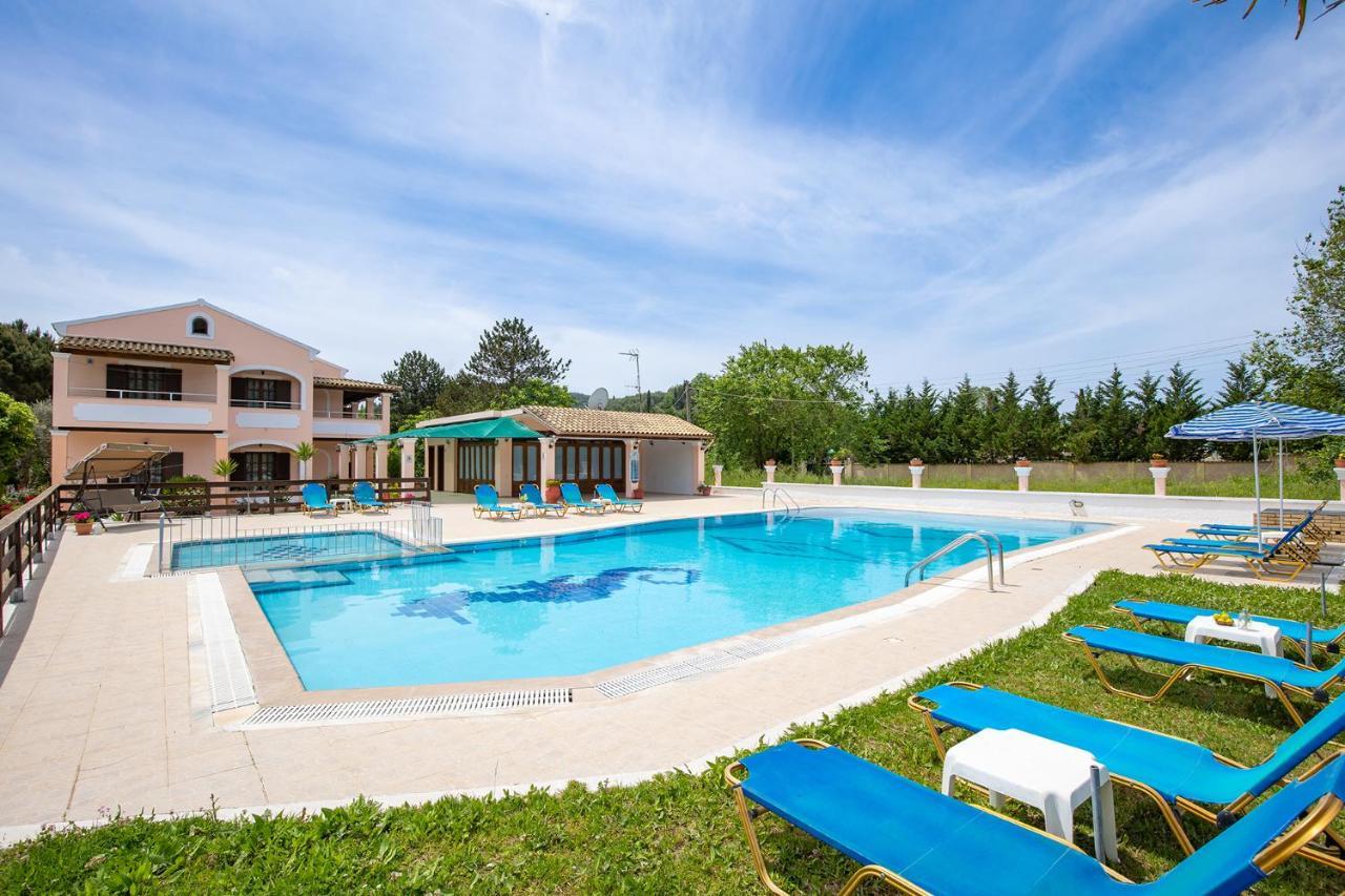 Nikos Pool Apartments - Ground Floor Sidárion Buitenkant foto
